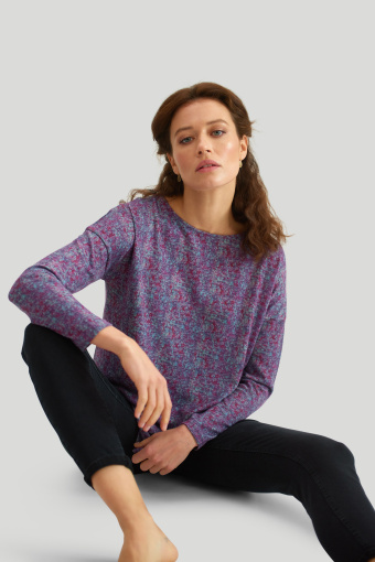 Fioletowy sweter z zaokrąglonym dołem