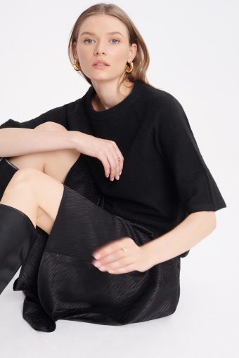 Luźny sweter z dodatkiem wełny, czarny