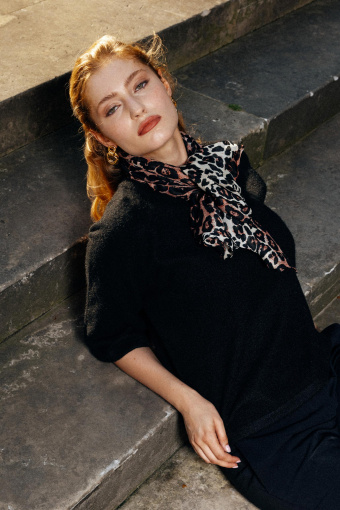 Luźny sweter z dodatkiem wełny, czarny