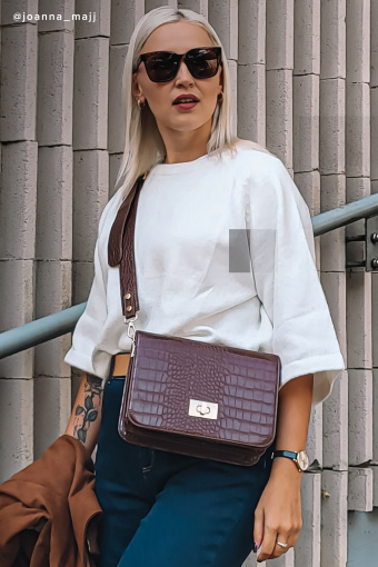 Sweter o luźnym fasonie w kolorze złamanej bieli