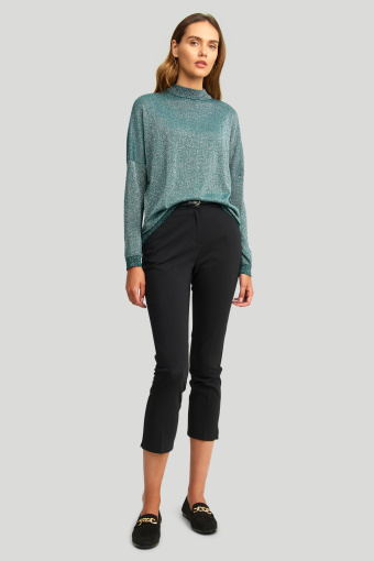 Elegancki sweter z połyskującą nitką Elegancki sweter z połyskującą nitką