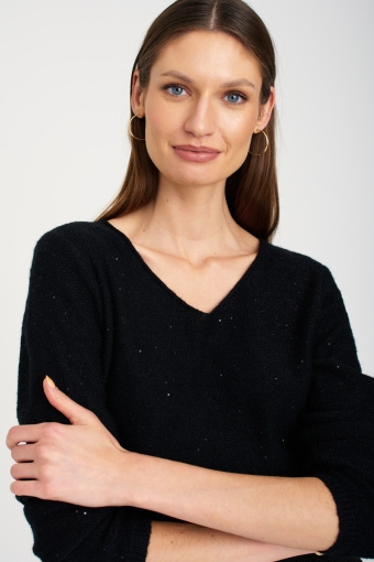 Elegancki, czarny sweter z połyskującymi cekinami Elegancki, czarny sweter z połyskującymi cekinami