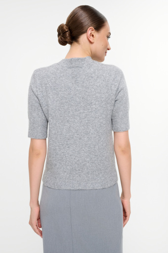 Miękki dzianinowy sweter z krótkim rękawem