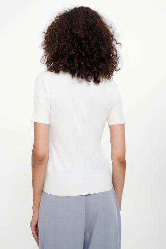 Biały dopasowany golf z krótkim rękawem