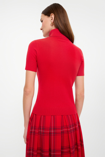 Dopasowany czerwony golf z krótkim rękawem Dopasowany czerwony golf z krótkim rękawem