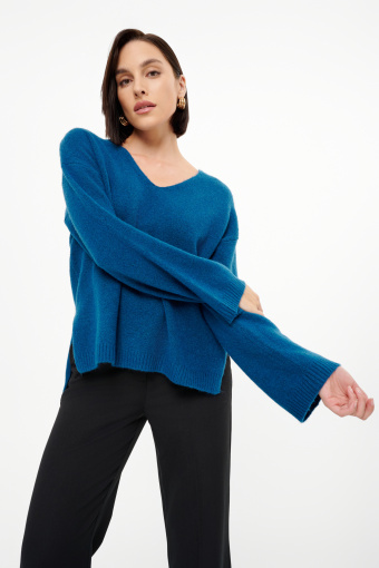 Ciemnoniebieski sweter z dekoltem w serek Ciemnoniebieski sweter z dekoltem w serek