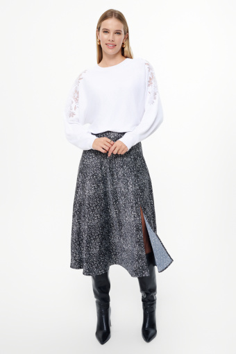 Sweter oversize z haftem  Sweter oversize z haftem