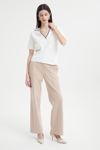 Sweter z falbaniastym kołnierzykiem 