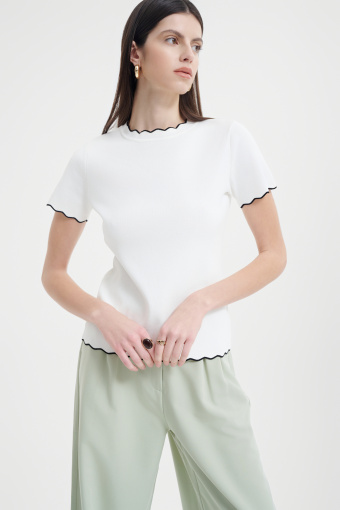 Sweter z lamówką o falbaniastym kształcie 