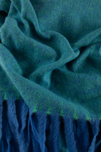 Klasyczny, niebieski szal