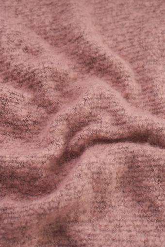 Ciepły różowy szal