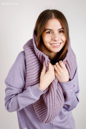 Stylowy komin w kolorze lawendy