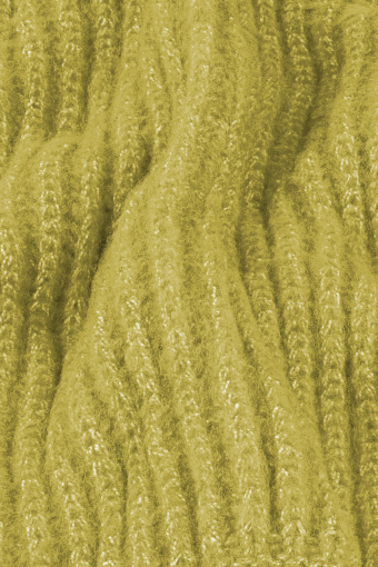 Stylowy komin w oliwkowym kolorze