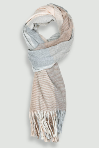 Gruby szal z nadrukiem w kratę