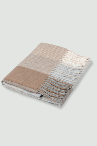 Gruby szal z nadrukiem w kratę