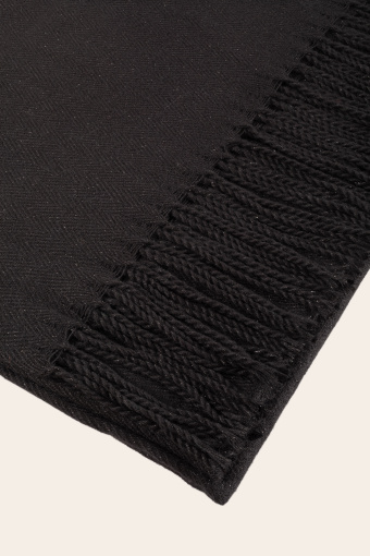 Cienki szal z połyskującą niktą Cienki szal z połyskującą niktą