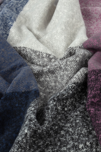 Fioletowo-szary szal w kratę