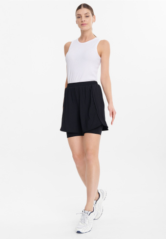 Czarne, sportowe szorty