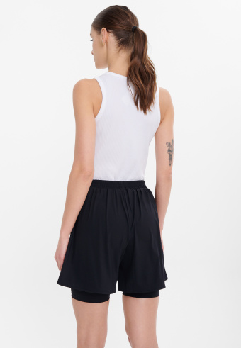 Czarne, sportowe szorty