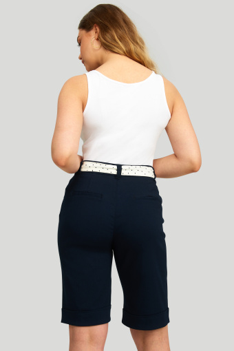 Szorty z wiązanym paskiem