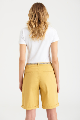 Żółte szorty z szeroką nogawką