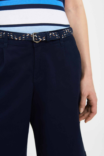 Bawełniane, luźne szorty z paskiem, granat