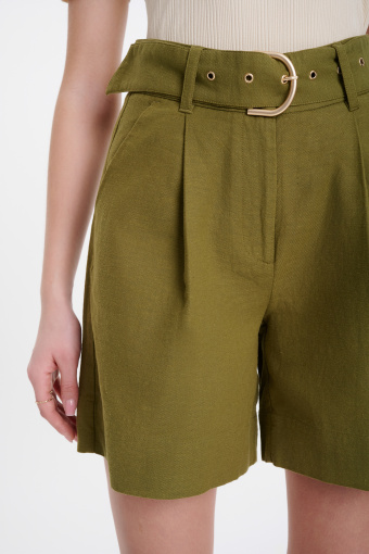 Stylowe lniane szorty z paskiem khaki Stylowe lniane szorty z paskiem khaki