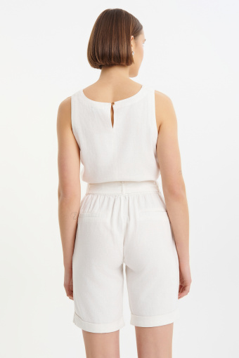 Białe szorty z dodatkiem lnu