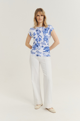 Stylowy top w niebieskie kwiaty