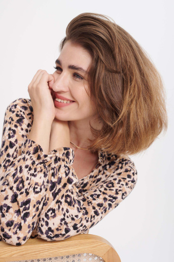 Beżowo - czarny top z printem w cętki