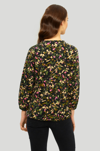 Dzianinowy top z florystycznym nadrukiem Dzianinowy top z florystycznym nadrukiem