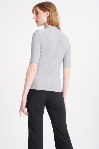 Srebrny, dopasowany top z półgolfem