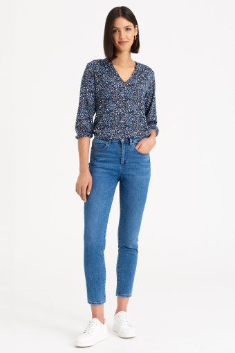 Błękitno-czarna bluzka z nadrukiem typu łączka