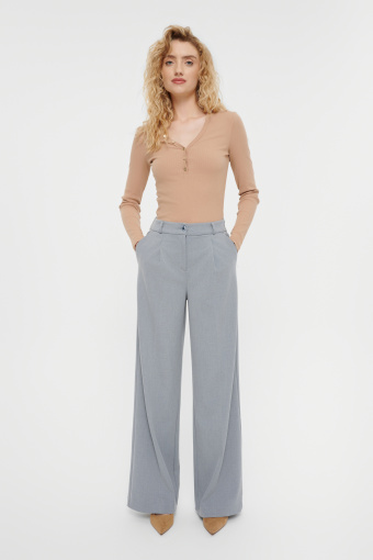 Top w beżowym kolorze długi rękaw Top w beżowym kolorze długi rękaw