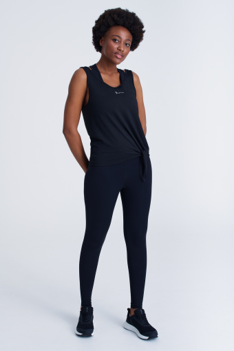 Czarny top z wiązaniem z przodu