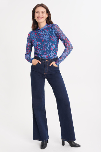 Dopasowany top z półgolfem, nadruk typu łączka