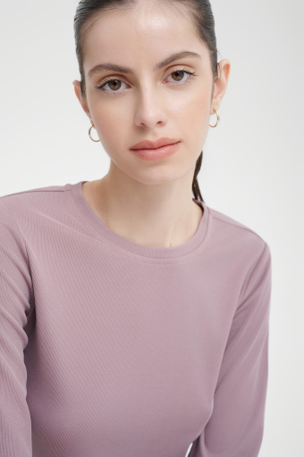 Pudrowo-różowy longsleeve z dodatkiem wiskozy Pudrowo-różowy longsleeve z dodatkiem wiskozy