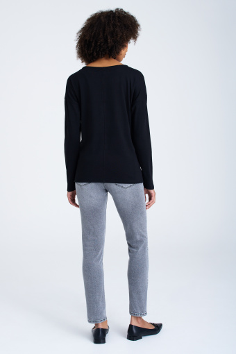 Czarna, dzianinowa bluzka z dekoracyjnymi guzikami