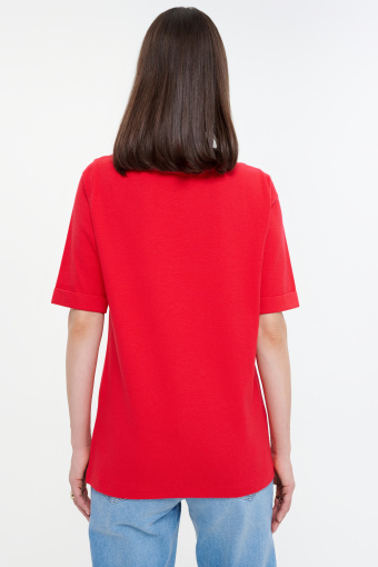 Czerwony top z dekoltem w łódkę