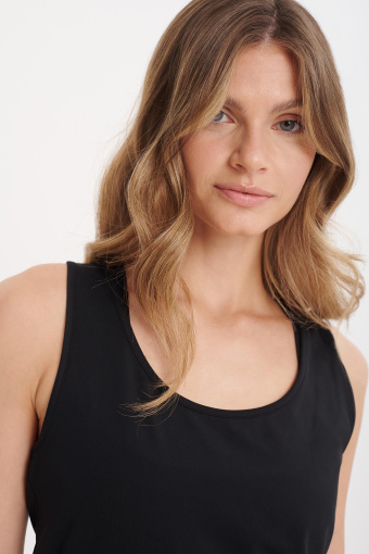 Czarna bokserka Czarna bokserka