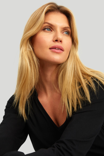 Dzianinowy top z marszczeniem przy dekolcie