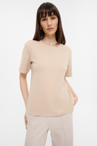 Beżowy t-shirt luźny fason
