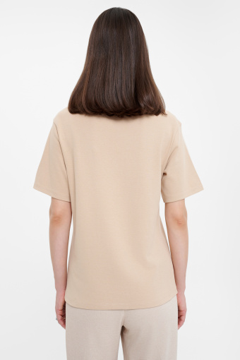 Beżowy t-shirt luźny fason