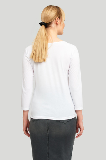 Dopasowany, biały top z koronką przy dekolcie