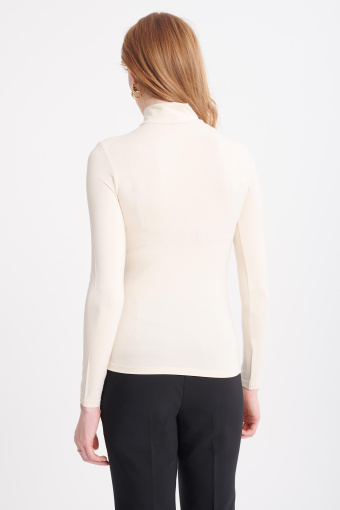 Basicowy golf w kolorze ecru