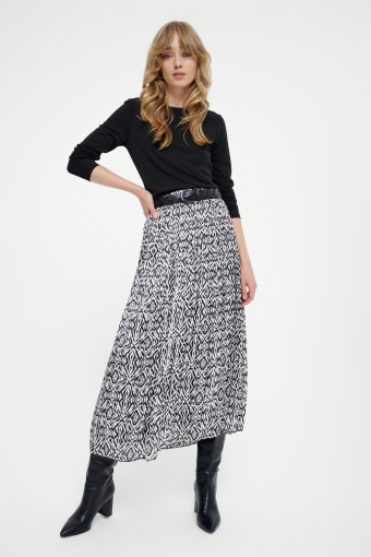 Klasyczny czarny top z długim rękawem Klasyczny czarny top z długim rękawem