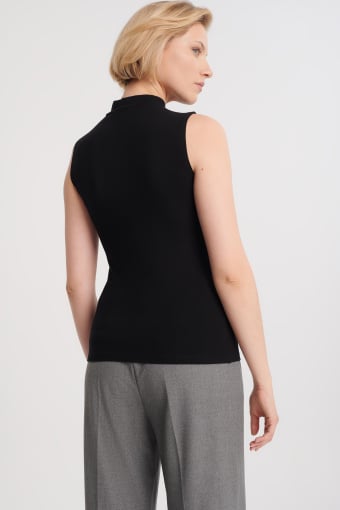 Elegancki, czarny top bez rękawów