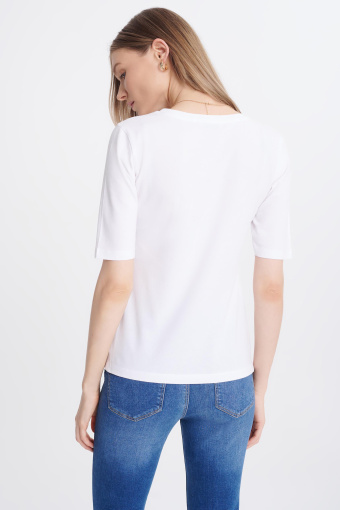Basicowy, biały top z dekoltem w serek