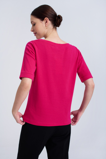 Różowy top z dekoltem typu łódka