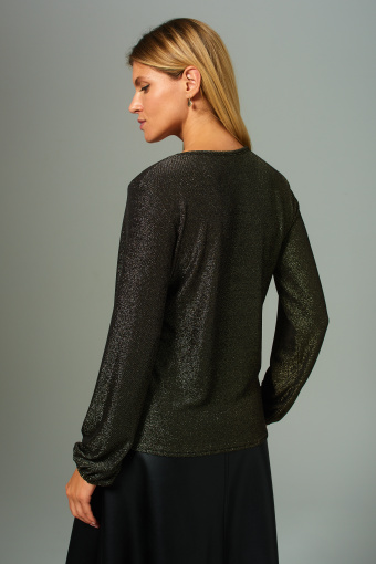 Czarny top z błyszczącą nitką